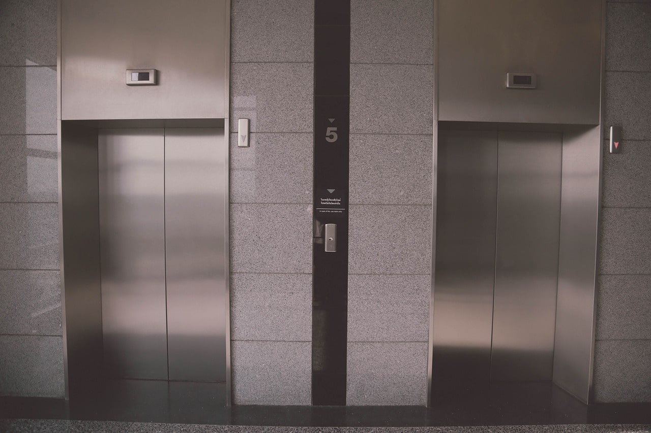 Pannes d’ascenseur : qui paie l’addition ?